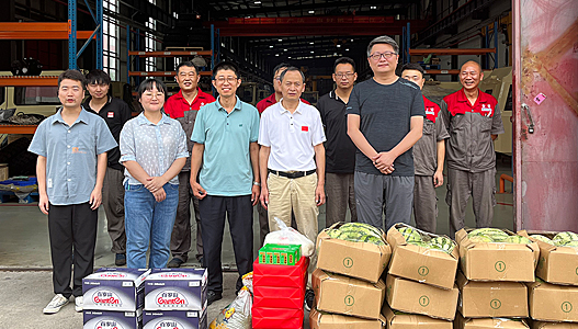 市科协领导慰问金诺公司高温一线职工